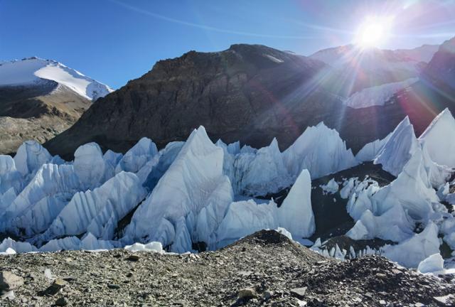 티베트자치구 초모랑마산(에베레스트) 빙하 모습. 신화 연합뉴스