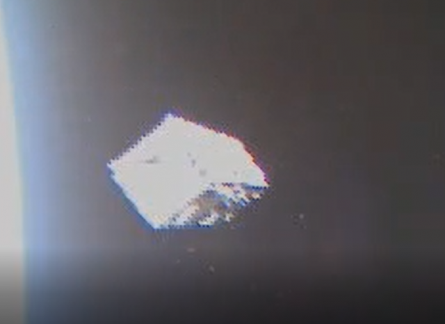 성능검증위성이 촬영한 KAIST 큐브위성 ‘랑데브’ 사출 모습. 사진 제공=과학기술정보통신부