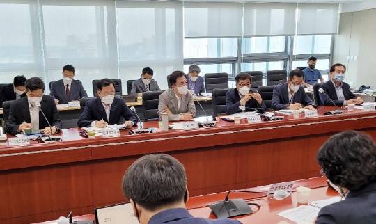 김태흠 충남지사 4일 실국원장 회의 모습. 사진=연합뉴스