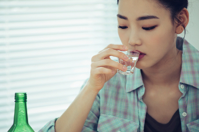 젊은 여성 비만을 유발하는 주요 음식이 술이다./사진=클립아트코리아