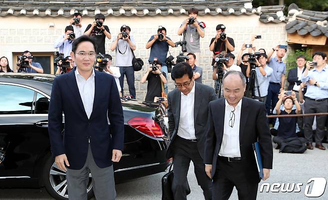 이재용 삼성전자 부회장과 손정의 일본 소프트뱅크 회장 2019.7.4/뉴스1 © News1 박정호 기자