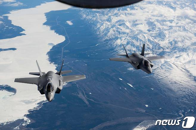 미국 알래스카주 아일슨 공군기지(제354전투비행단) 소속 F-35A '라이트닝2' 스텔스 전투기 (미 인도태평양사령부) © 뉴스1