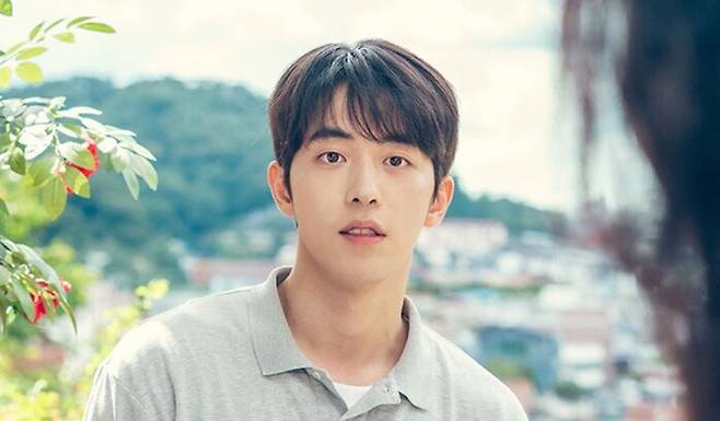 Two homeroom teachers have revealed their real names for actor Nam Joo-hyuk, 29, who was embroiled in allegations of school violence over the allegations of the high school committee.On May 5, the entertainment media dispatch interviewed a total of 20 people, including Nam Joo-hyuk, 10 members of the committee who studied together from the first grade to the third grade, and two first and third grade teachers, to report a counterargument on the allegations made by Mr. A, who raised suspicions about school violence.Nam Joo-hyuks committees argued that most of the cell phone extortion and unauthorized paid goods made by Mr. A, sparring with Friend, and so-called bread shuttles were not true.In light of the decisive corporal punishment and the atmosphere of the school teachers at the time, the allegations of Nam Joo-hyuks school violence that Mr. A claimed seem far from true.However, Mr. A has not expressed his position to refute the objections of Nam Joo-hyuk and his alumni, and there is still suspicion about the fact of Nam Joo-hyuks school violence.In the meantime, Park Tae-gyu and Hong Sung-man, who were in charge of the first and third graders of Nam Joo-hyuk, respectively, revealed their real names and emphasized that Nam Joo-hyuks suspicion of school violence is not true.Park Tae-gyu said, Nam Joo-hyuk was a positive and enterprising child, and there was a sense of justice. (M) There were no children who hated Ju-hyuk and did not bother anyone.It was even more so because it was when there was corporal punishment at the time and parents would have acknowledged it, I will put my confidence in the teachers life.Hong Sung-man, a third-year teacher, also said, Nam Joo-hyuk was a moderately active student who was good and did not splash.I was one of the cool male students who helped the friends well and did not study well, but was praised in terms of personality and personality.Mr. A and Mr. Committee B, known as Friend, said in a media outlet, Nam Joo-hyuk was harassed by throwing sharps in the back seat, and made a so-called bread shuttle to hang out with the Work with the crowd and buy bread at the canteen., Mr. A said. Nam Joo-hyuk borrowed his cell phone and paid for it, and he should have sparred with another friend to make an unwanted fight.I have revealed.