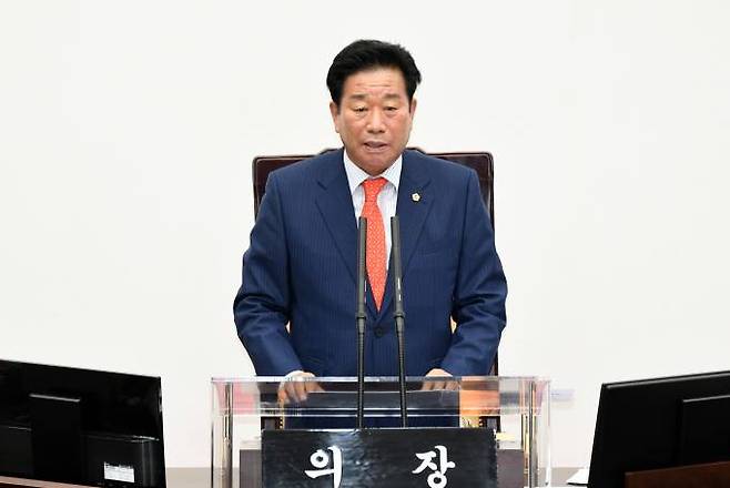 김진부 경상남도의회 의장