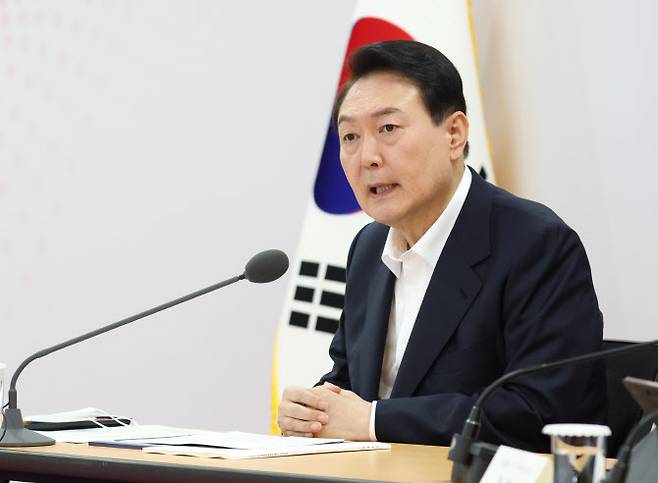 윤석열 대통령이 7일 오전 충북 청주시 충북대학교에서 새정부 5년간의 국가재정운용방향을 논의하는 2022 국가재정전략회의를 주재하고 있다. (사진=연합뉴스)