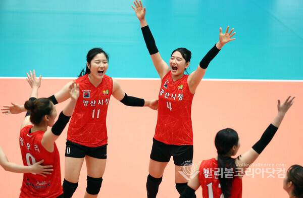 양산시청 조윤희와 이소현.