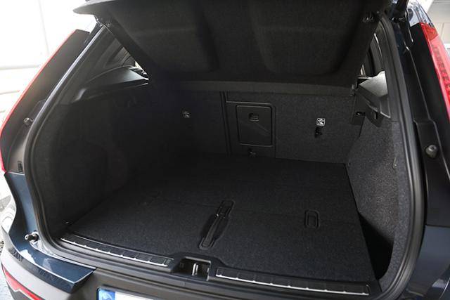 볼보 XC40 B4 인스크립션 AWD 시승기