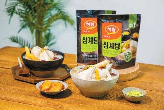 하림 삼계탕은 수분과 육즙이 빠져나가는 것을 막는 급속 냉동 기술을 적용해 얼리기 전 맛을 보존했다. [사진 하림]