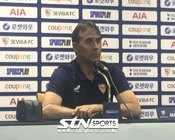 마르캉에 대해 이야기하는 훌렌 로페테기 감독. 사진｜이형주 기자(수원)