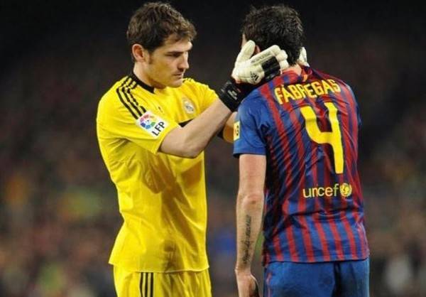 사진=세스크 파브레가스 공식 트위터, '바르샤 DNA 검사중'