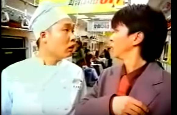 신세기통신 설립 이후 큰 인기를 끈 바 있는 TV CF 광고 속 한 장면. "짜짱면 시키신분"이라는 카피는 그 당시 꽤 큰 반향을 일으켰다. [사진=CF]