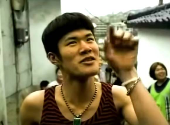 한국통신프리텔이 젊은 층을 대상으로 선보인 016.Na TV CF광고의 한 장면 [사진=유튜브 캡쳐]