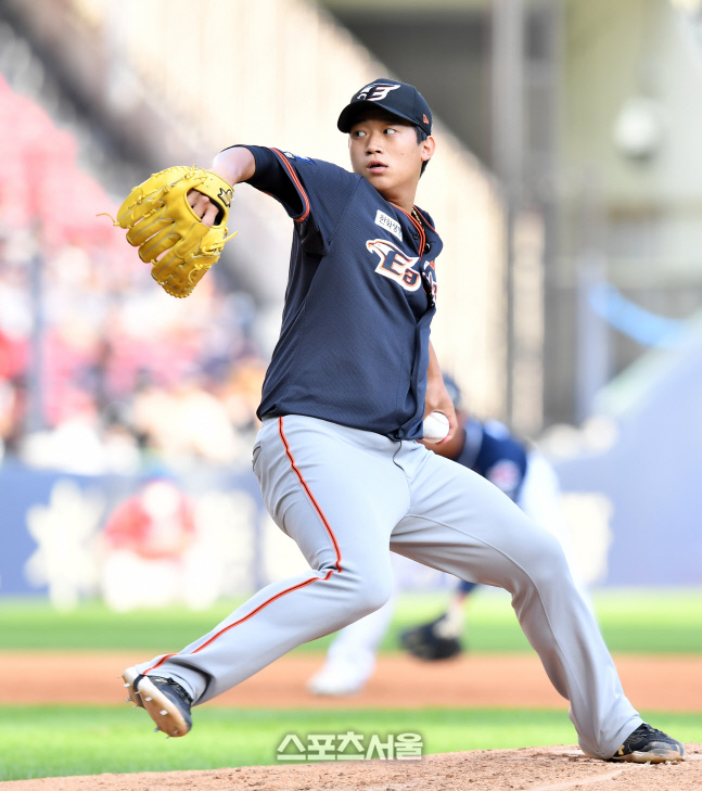 북부 좌완 김기중이 15일 잠실구장에서 열린  2022 KBO 퓨처스 올스타전에서 3회말 등판해 역투하고 있다. 잠실 | 강영조기자kanjo@sportsseoul.com