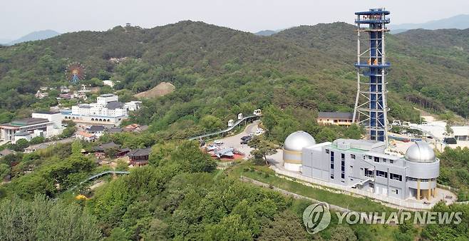 남원 관광단지 안의 모노레일과 집와이어  [남원테마파크 제공. 재판매 및 DB 금지]