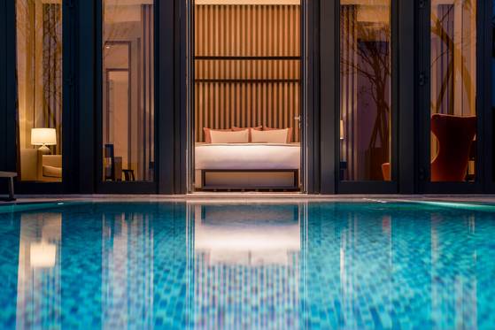 마스터룸과 연결된 프라이빗 풀