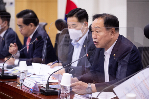 한기호 국민의힘 국가안보문란 실태조사 태스크포스(TF) 위원장이 20일 서울 여의도 국회 의원회관에서 열린 국가안보문란 실태조사 TF 3차 회의에서 모두발언을 하고 있다. 2022. 7. 20 오장환 기자