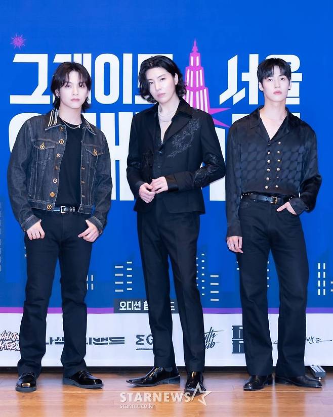 가수 노민우, 엔플라잉이 20일 오전 온라인 생중계로 진행된 엠넷 예능 '그레이트 서울 인베이전' 제작발표회에 참석해 포즈를 취하고 있다.  글로벌 밴드가 되기 위해 THE G TOWER(더 지 타워)에 모인 밴드들의 혹독한 생존게임을 그린 프로그램 '그레이트 서울 인베이전'은 오늘(20일) 첫 방송된다. /사진제공=엠넷 2022.07.20 /사진=이동훈 기자 photoguy@