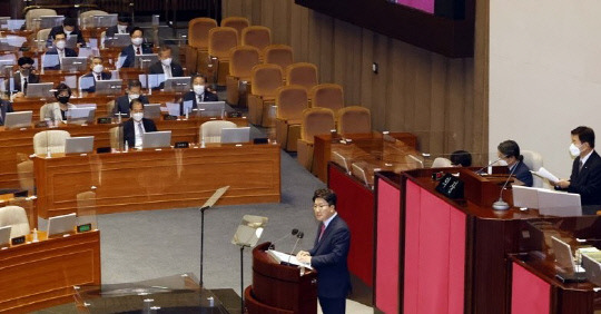 권성동 국민의힘 대표 직무대행 겸 원내대표가 21일 서울 여의도 국회에서 열린 본회의에서 교섭단체 대표연설을 하고 있다. 사진=국회사진기자단