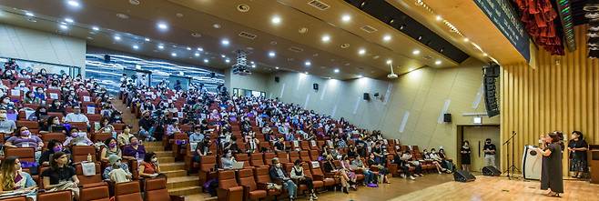 7월14~16일 한국외국어대학교에서 열린 제3회 BTS 국제학술대회에서 안정선 한국농아동교육연구소 대표가 발언하고 있다. ⓒ시사저널 최준필