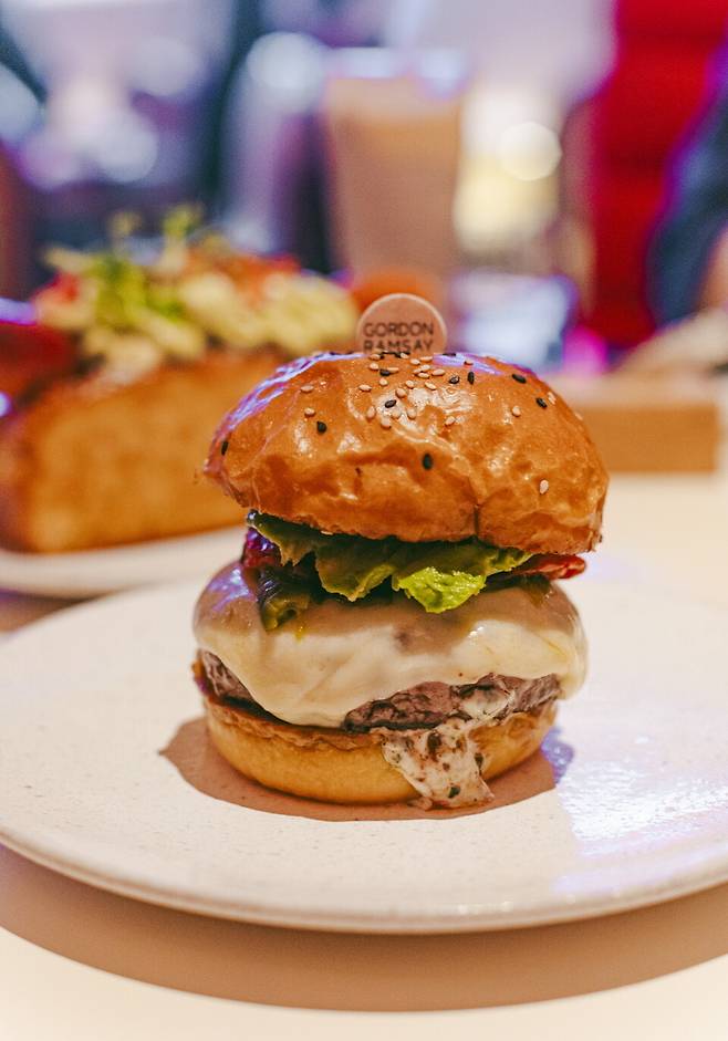 하나의 특급 요리 같은 고든램지버거의 헬스 키친 버거