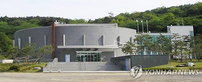 한국 이민사박물관 전경 인천시 중구 북성동 월미공원 내에 문을 연 한국이민사박물관의 전경.[연합뉴스 자료사진]