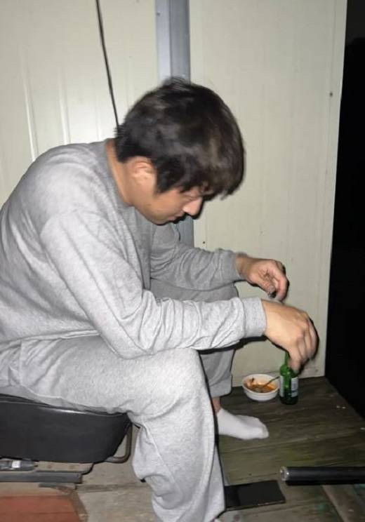 Comicist Gian84 enjoyed a night fishing with singer and composer Code Kunst.On the 24th, Kian84 posted a number of photos on the Instagram, saying, I am going to go fishing at night, and Cocoon wants me to take him.In the photo, Kian84 and Code Kunst shared the fishing rods one by one and enjoyed their leisure.In another photo, a code kunst boasting a fish caught in front of the front and a kian84 relaxing in a comfortable posture were realistically laughed.The netizens responded that it will fly with steam and this is romantic, and Gag Woman Park Na-rae attracted attention by pressing Like on the post.On the other hand, Kian84, Code Kunst, and Park Na-rae are appearing on MBC I live alone.