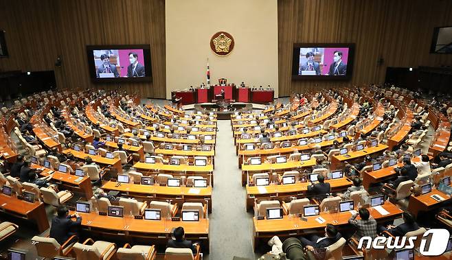 박범계 더불어민주당 의원이 25일 서울 여의도 국회에서 열린 정치·외교·통일·안보 분야 대정부질문에서 한동훈 법무부 장관에게 질의하고 있다. 2022.7.25/뉴스1 © News1 허경 기자