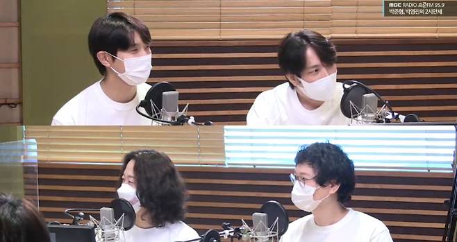 왼쪽 위부터 시계방향으로 지현우, 윤채, 김현중, 사에