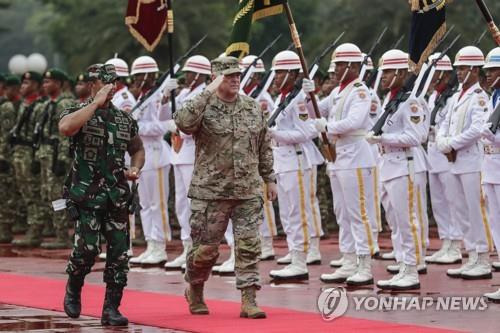 인도네시아 방문한 밀리 미국 합참의장 [EPA 연합뉴스 자료사진. 재판매 및 DB 금지]