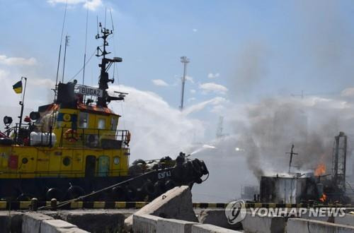 러시아 폭격 받은 우크라이나 오데사항 [AFP 연합뉴스 자료사진. 재판매 및 DB 금지]