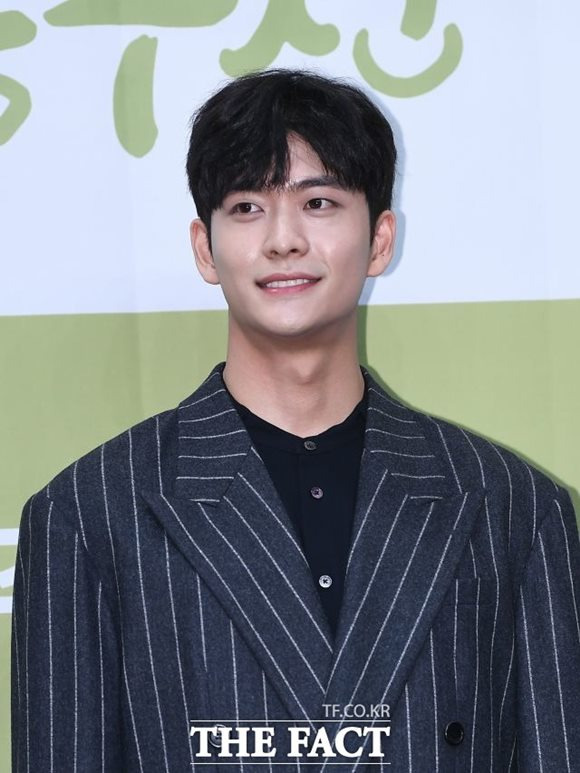 The departure was quite unique.Actor Kang Tae-oh (real name Kim Yoon-hwan), who was born in 1994 and was 209 years old this year and was in his 10th year of Acting, made his first step in the entertainment industry as a member of Surprise.Surprise, industry insiders at the time, expected to recall a program that conveys a novel story or an idol group.However, Surprise was an Actor Group consisting of Kang Tae-oh and Seo Gang-juns resonance Lee Tae-hwan.Surprise tried to show various aspects as an entertainer, not only as an actor but also as a recorder at the time of his debut.In fact, they expanded their activities overseas, including Vietnam in Japan and China, and released a formal single on November 18, 2014, starting with the OST career of Drama, who appeared in the group.Since then, he has caught his eye with licorice Acting in MBC single-act drama The Investigator. He appeared in MBC drama Miss Korea and WeekendDrama Queens Flower and took a snow stamp on viewers.In Miss Korea, she played Kang Sang-seok, the son of Maari (Lee Mi-sook), and in Queens Flowers, she played a part-time job to pay off her fathers debt, but played a deep-seated son, Heo Dong-gu, who has never frowned.Kang Tae-oh, who plays the role of a comfortable and comfortable college student in Korea and Vietnam joint venture Drama Today, was recognized for his ability to act for the first time as a domestic actor in the Vietnam Drama Awards.Kang Tae-oh, who starred in the first and second seasons of Youth Today season, became popular enough to get the modifier Vietnam Prince and Vietnam Hallyu Leader in the field of Vietnam.Kang Tae-oh, who has expanded his awareness as a national son through Best Lovers, has since played the role of Lee Kyung-soo in MBC Weekenddrama You Are Too, and after losing his vision in a childhood accident, he was abandoned by his parents and has been hurt by his heart.In particular, Kang Tae-oh first challenged the visually impaired character through this work and received favorable reviews from viewers for his stable and mature acting.Since then, Kang Tae-oh has appeared in various genres of drama such as OCN Short and The Mans Wash and has steadily accumulated his acting skills.Then, he received popular attention and love through KBS2 Wolhwa Drama Chosun Rocco Mungdujeon.In the 2019 Chosun Rocco Mungdujeon, Kang Tae-oh took on the role of the future artificial character, Yul-moo of the Yongyang-gun, and caught the viewers with his charm.Cha Yul-moo in the work formed a rivalry with Jeon Mung-du (Jang Dong-yoon) with Dong-dong-ju (Kim So-hyun) and made a strong impression by pointing a blade toward his uncle Gwanghae (Jung Jun-ho).Kang Tae-oh captivated viewers with calm acting tone and visuals that match the historical drama through his works, and showed various faces from affectionate to obsessive to ambitious, attracting the acclaim of Kang Tae-oh.He expressed the two-sided character of Cha Yul-mu in three dimensions and completed it with a new character.Especially, Kang Tae-oh, who had a warm eye and a caring tone, blackened into Desire Billon Yongyang-gun (later artificial) and collected a hot topic to control the real-time search term of the portal site at the time of broadcasting with Yangyang-gun, artificiality.Kang Tae-oh, who has demonstrated his true value, has become a biggest actor by winning the Rookie of the Year award at the 2019 KBS Acting Awards.Since then, Kang Tae-oh has selected JTBC tree drama Runon and TVN drama One day the destruction came to my house entrance.Through the two works, Kang Tae-oh made a different romance act than his previous work and tried to transform the acting into a different acting.Kang Tae-oh boasts a wide range of Acting spectrum, showing his unique acting and unique character digestion based on his calmly stacked acting interior and solid acting ability.This is why Kang Tae-oh is expected to have a new Acting to be launched in the future.[Entertainment Department