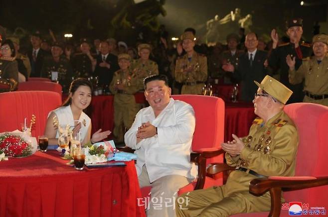 27일 김정은 북한 국무위원장이 6·25전쟁 정전협정체결일(7월27·북한의 전승절) 기념행사에 참석한 모습 ⓒ조선중앙통신