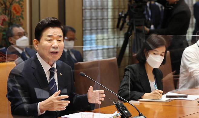 김진표 국회의장이 28일 국회에서 취임 기자간담회를 하고 있다. 연합뉴스