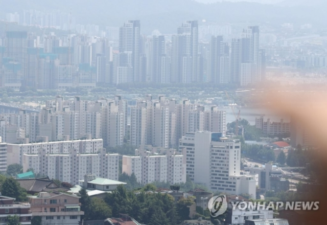 서울 남산에서 바라본 시내 아파트 전경./연합뉴스