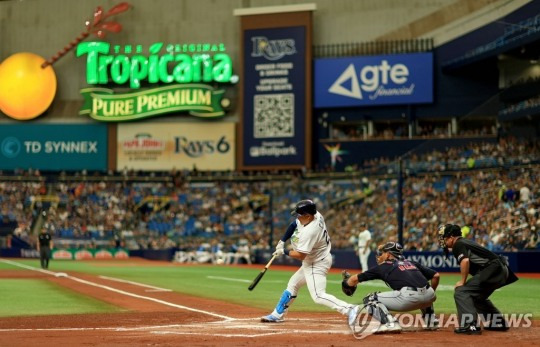 1회 타격하는 최지만
[게티이미지/AFP=연합뉴스]
