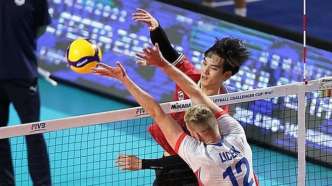 2022 국제배구연맹(FIVB) 발리볼챌린저컵 한국과 체코의 경기. 3세트 한국 임성진이 스파이크 하고 있다. (사진=연합뉴스)