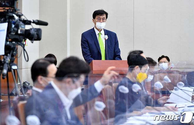 이창용 한국은행 총재가 1일 서울 여의도 국회에서 열린 기획재정위원회 전체회의에서 업무보고를 하고 있다. (공동취재) 2022.8.1/뉴스1 ⓒ News1 허경 기자