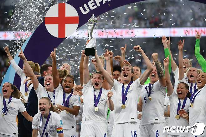 여자 유로 2022에서 우승한 잉글랜드 ⓒ AFP=뉴스1
