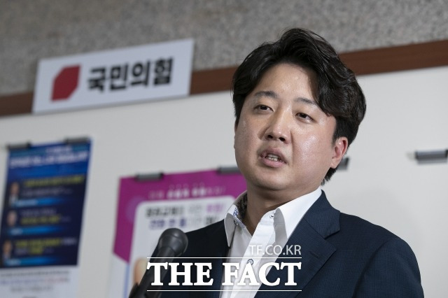 이준석 국민의힘 대표가 3일 페이스북에 글을 올려 "오피셜하게 당은 비상 상태가 아니"라고 주장했다. /이선화 기자