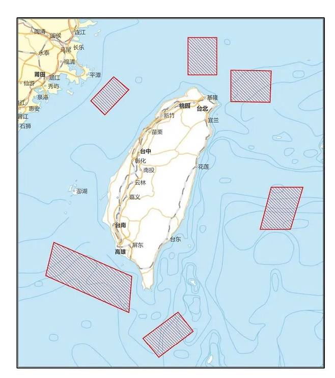 중국 인민해방군은 2022년 8월 2일 밤 낸시 펠로시 미국 하원의장이 대만을 방문하자, 이에 항의해 대만 북부, 서남, 동남 해역과 공역에서 연합 해공 훈련을 진행하고, 대만해협에서 장거리 화력 실탄 사격을 하고, 대만 동부 해역에서 미사일 시험 발사를 조직할 것이라고 밝혔다. 대만을 둘러싼 진입 금지 구역 6곳을 설정하고 4일 낮 12시부터 7일 낮 12시까지 실탄 사격 군사 훈련을 한다고 밝혔다. /중국 신화사