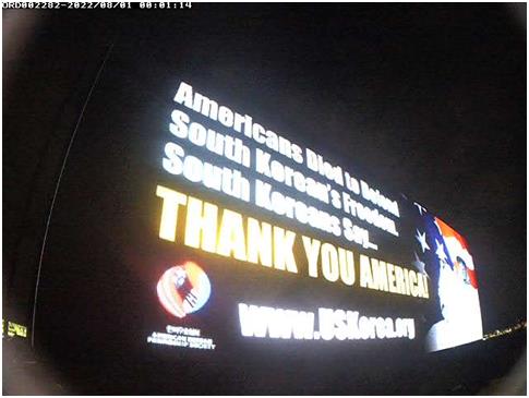 시카고의 존 F.케네디 90번 고속도로에 설치된 한국전쟁 참전용사 감사 광고판 [한미우호협회 박선근 회장 제공]