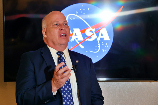존 구이디(John Guidi) NASA 우주탐사시스템부 부국장이 현지시간 3일 오전 11시쯤 미국 플로리다에서 공동취재기자단과 인터뷰를 하고 있다. 사진=미국 플로리다 케이프커내버럴 공동취재기자단