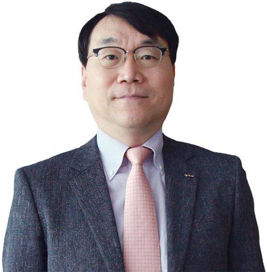 홍창표 코트라 중국본부장. 중국사회과학원 국제경제 석사, 중국 지린대 세계경제 박사, 전 코트라 중국사업단 단장, 전 코트라 베이징 IT 지원센터 센터장 / 사진 홍창표