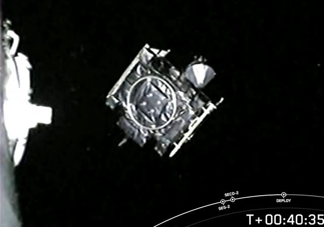 우리나라 첫 달궤도선 다누리가 ‘스페이스X‘의 ‘팰컨 9‘ 발사체에서 분리되고 있다. SpaceX 유튜브 캡처
