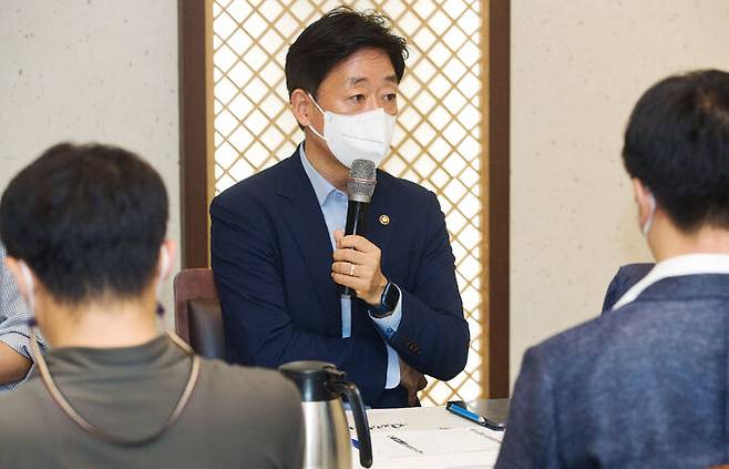 오태석 과학기술정보통신부 제1차관이 4일 서울 종로구에서 열린 기자간담회에 참석해 발언하고 있다. 과학기술정보통신부 제공