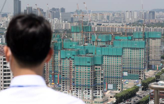 서울 반포구의 한 아파트 재개발 공사현장 모습. (사진=뉴시스)