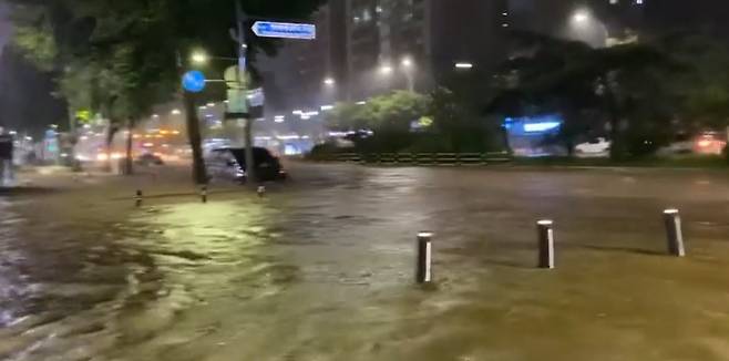 ▲ 미나 류필립 침수 피해 현장. 출처ㅣ미나 인스타그램