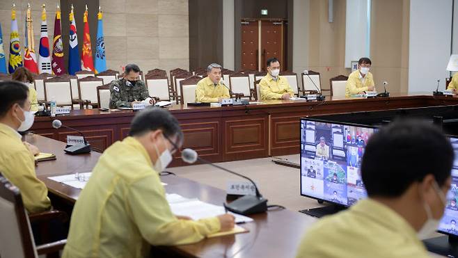 이종섭 국방부 장관이 10일 오후 국방부에서 ‘전군 주요지휘관 회의’를 화상으로 개최하고 있다. (사진=국방부)
