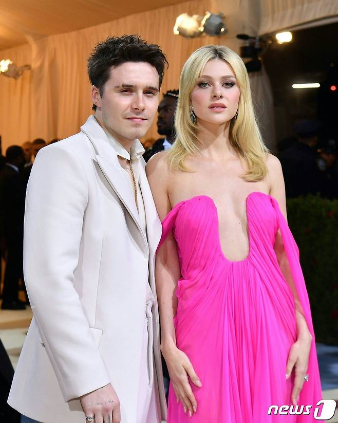 브루클린 베컴과 니콜라 펠츠 ⓒ AFP=뉴스1