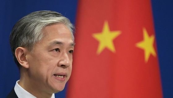 왕원빈 중국 외교부 대변인이 10일 정례브리핑에서 한국이 사드 문제와 관련 3불 1한을 정식 선서했다고 주장했다. AFP=뉴스1